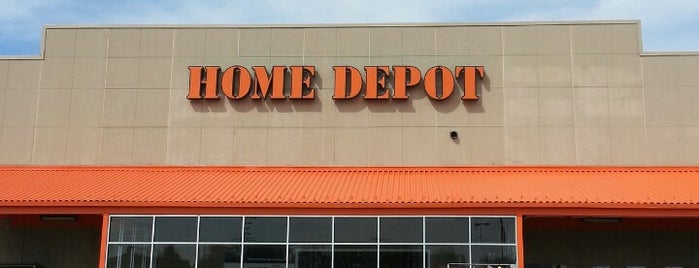 The Home Depot is one of Lugares favoritos de Lizzie.