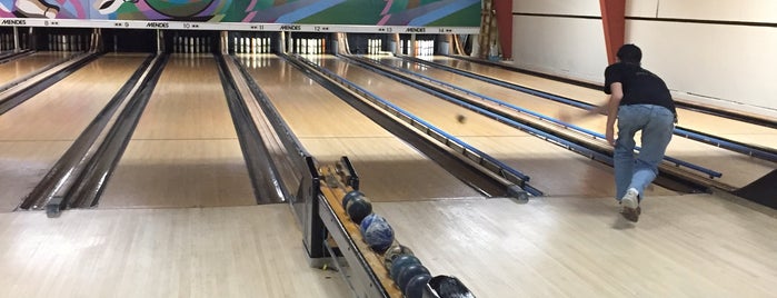 Orleans Bowling Center is one of Posti che sono piaciuti a Ann.