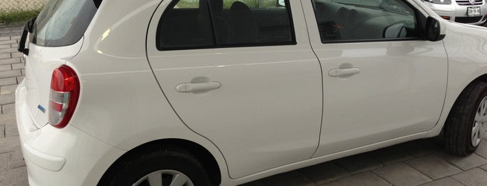 National Car Rental is one of Diana'nın Beğendiği Mekanlar.