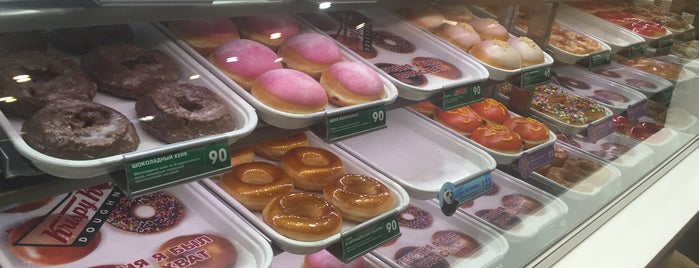 Krispy Kreme is one of Sveta : понравившиеся места.
