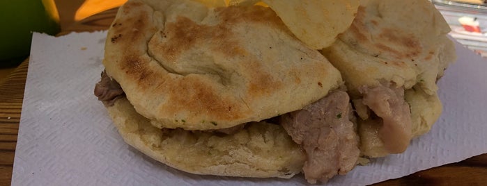 Casa do Bolo do Caco is one of Madeira Eating.