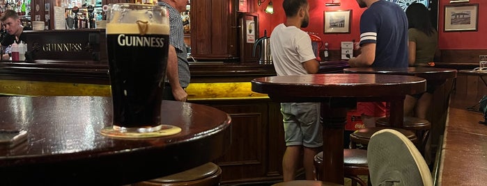 Lennox the Pub is one of Barcelona.