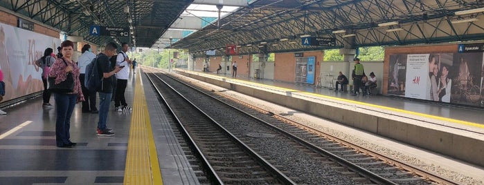 METRO - Estación Aguacatala is one of Medellin.