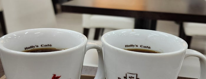 Holly's Cafe 四条室町店 is one of Sweets ＆ Coffee.