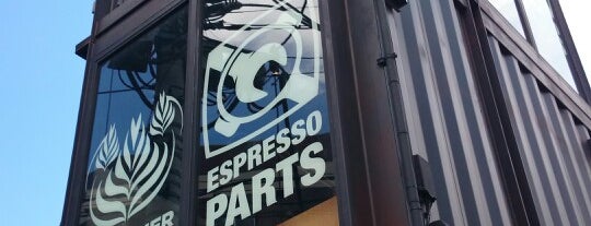 Streamer Coffee Company is one of สถานที่ที่ Chris ถูกใจ.