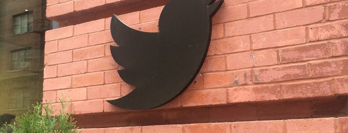 Twitter NYC is one of Locais curtidos por Casie.