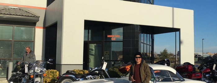Antelope Valley Harley Davidson is one of Lieux qui ont plu à Angie.