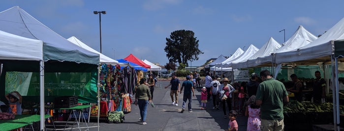 Foster City Farmer’s Market is one of Dave’s Liked Places.
