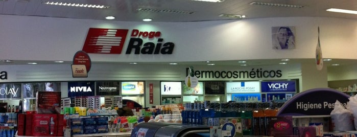 Droga Raia is one of สถานที่ที่ Marcelle ถูกใจ.