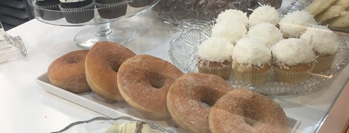 Angel Food Bakery & Donut Bar is one of Twin Cities Donuts.