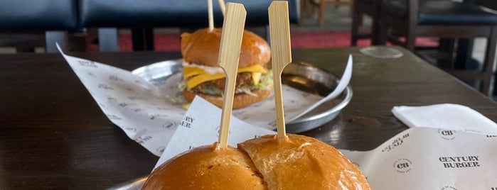 Century Burger is one of مطاعم زرتها بالرياض.
