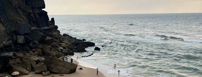 Azenhas do Mar is one of Manu.