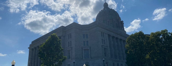 Missouri State Capitol is one of 🖤💀🖤 LiivingD3adGirl'in Beğendiği Mekanlar.
