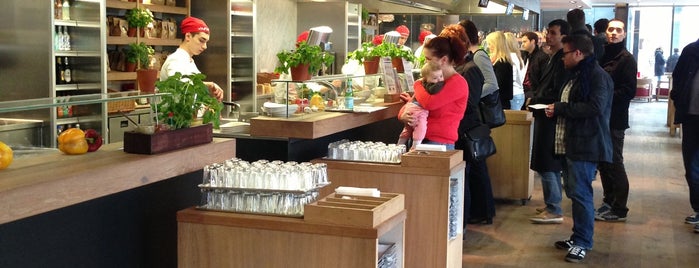 Vapiano is one of N.さんの保存済みスポット.