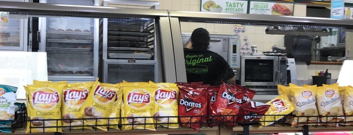 Subway is one of Luis’s Liked Places.