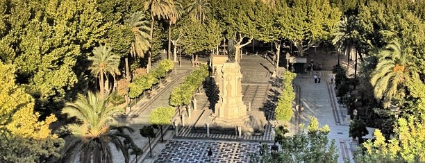 Plaza Nueva is one of Escenarios de Don Juan en Sevilla.