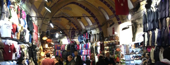 Gran Bazar is one of English & Spanish Official & Licensed Tour Guide.