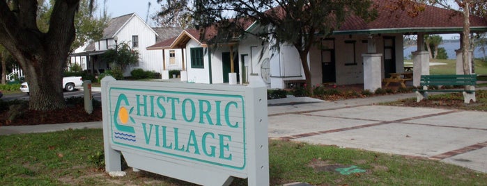 South Lake County Historical Society Village is one of Tempat yang Disukai Lizzie.