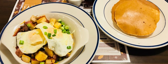 Bob Evans Restaurant is one of Naptown's Best:  Places to eat.