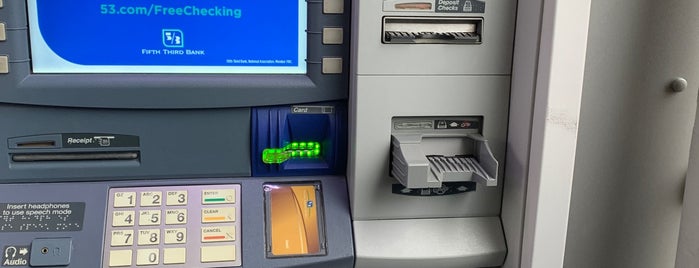 Fifth Third Bank & ATM is one of Bob : понравившиеся места.