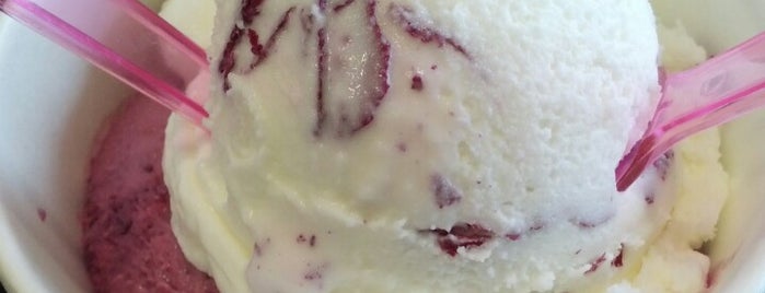 Mora Iced Creamery is one of Tempat yang Disukai Karthik.