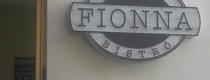 Café Fionna Bistró is one of Tardeada.