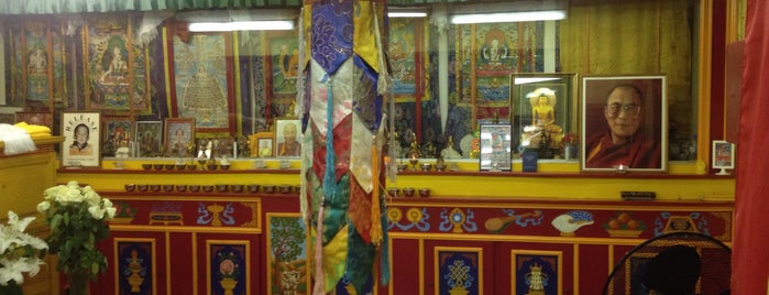 Буддийский центр ламы Цонкапу is one of Yoga&soul&reiki.