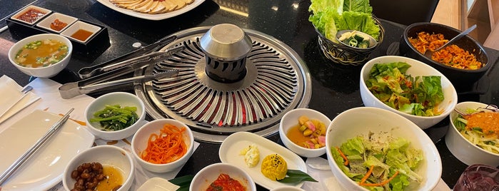 Korean Spoon by Korean Chef is one of Locais curtidos por Mook.