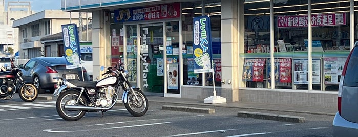 ファミリーマート 牛窓町店 is one of 私の人生関連・旅行スポット.