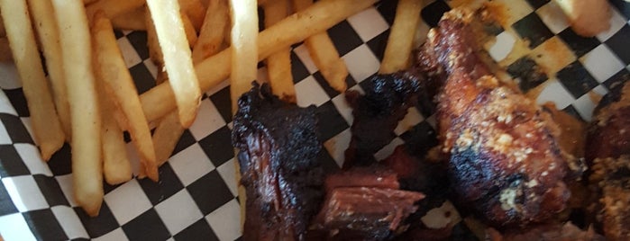 Murky Waters BBQ is one of Locais curtidos por Kristin.