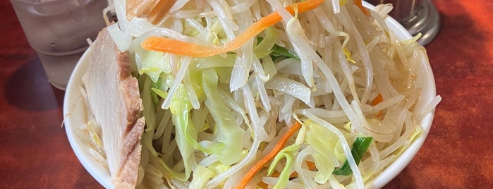 ビックラーメン is one of ワンコイン的ランチ店(新橋).