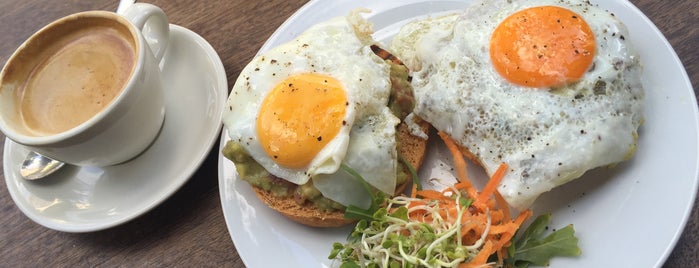 bagel, coffee & culture is one of Vinl'in Beğendiği Mekanlar.