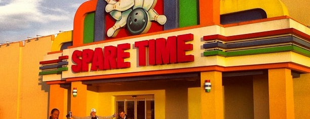 Spare Time Family Fun Center is one of Tempat yang Disukai Nadine.