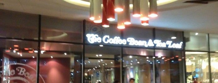 The Coffee Bean & Tea Leaf is one of Lugares favoritos de Krystoffer Robin.