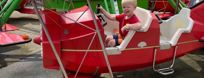 Snoopy vs. Red Baron is one of kings island.