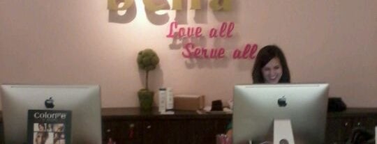 Bella Salon & Spa is one of สถานที่ที่ Stephen ถูกใจ.