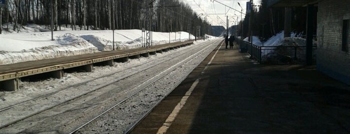 Ж/Д платформа Абрамцево is one of Вокзалы и станции Ярославского направления.