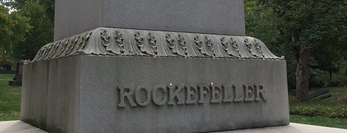 John D Rockefeller Memorial is one of Orte, die John gefallen.