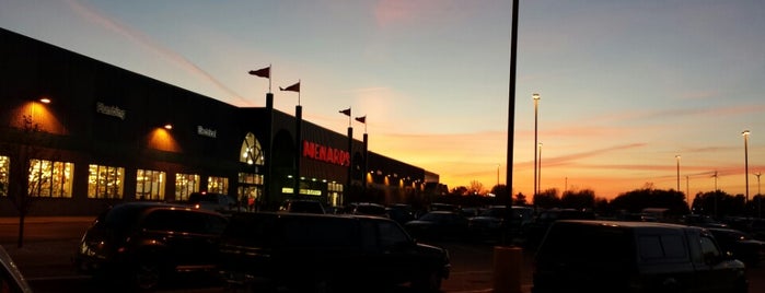 Menards is one of Larry : понравившиеся места.