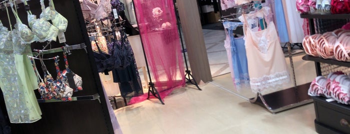 Wacoal Dia Ginza is one of Lingerie/pajamas Tokyo.