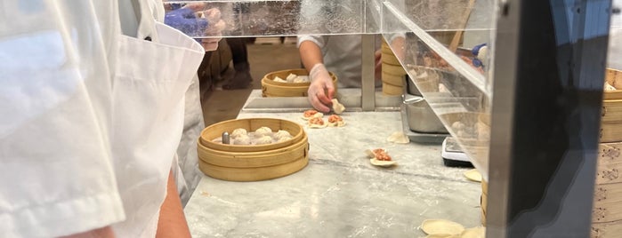 Din Tai Fung Dumpling House is one of Christianさんの保存済みスポット.