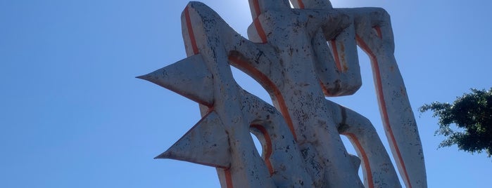 Monumento Solarius (Chifrudo) is one of Brasília e seus Lugares Maravilhosos.