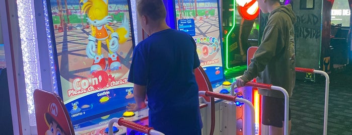Dave & Buster's is one of al : понравившиеся места.