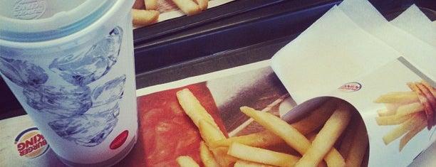 Burger King is one of Emilio Alvarezさんのお気に入りスポット.