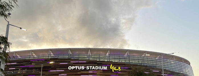 Optus Stadium is one of สถานที่ที่ Nate & Claire ถูกใจ.