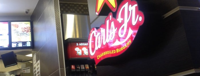 Carl's Jr. is one of Gizem : понравившиеся места.