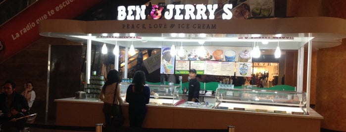 Ben & Jerry's is one of Tempat yang Disukai Gomitha.