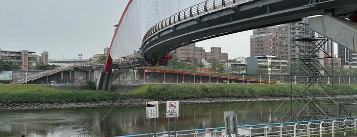 Rainbow Bridge is one of 台湾入店済.