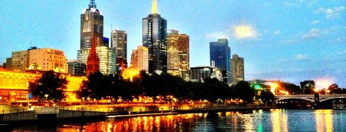 Yarra River is one of Melbourne.