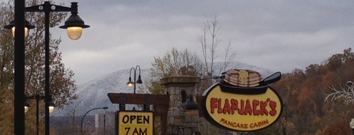 Flapjack's Pancake Cabin is one of Lugares favoritos de Frank.
